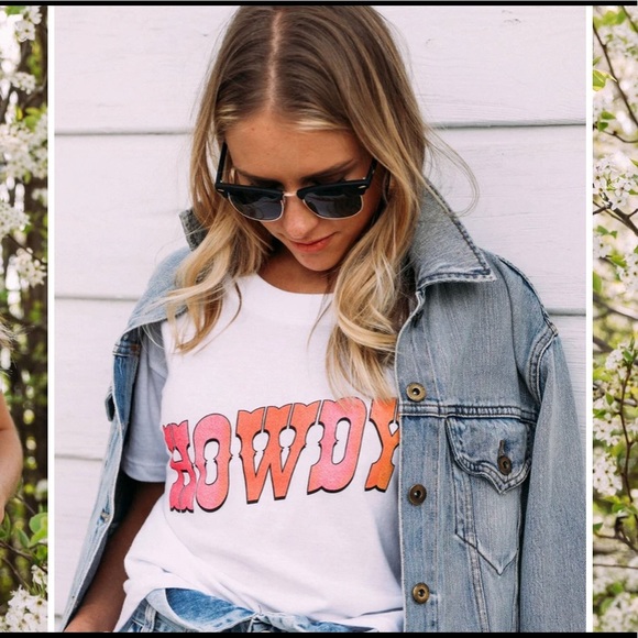 Charlie Southern Tops - Howdy crop t shirt